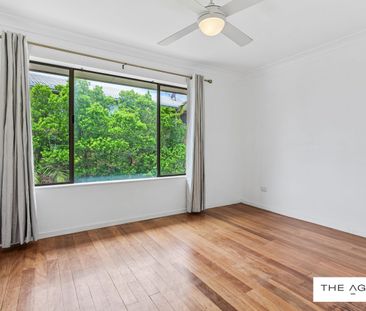 Convenient Three-Level Townhouse in Prime Location - Photo 2