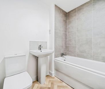 3 bedroom semi-detached house to rent - Photo 6