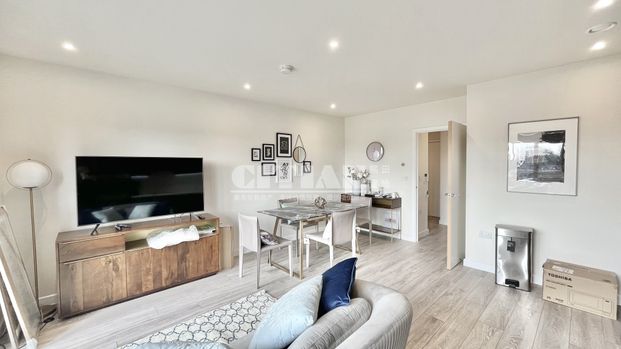 Millbrook Park, Bittacy Hill, Barnet, NW7 - Photo 1