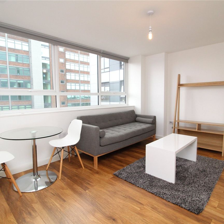 1 bedroom Flat To Rent - Photo 1