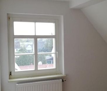 charmante Dachgeschosswohnung mit Einbauküche in Ramsdorf - Photo 1