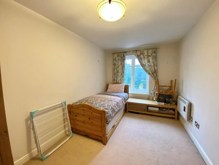 2 bedroom Flat To Let - Photo 5