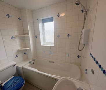 3 bedroom semi-detached house to rent - Photo 6