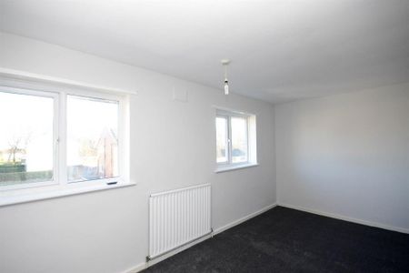 2 bedroom semi-detached house to rent - Photo 5