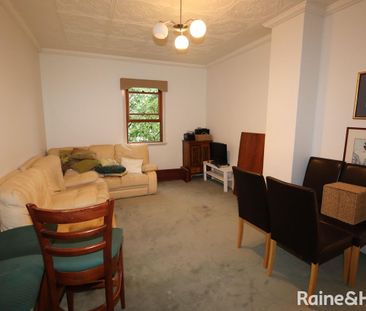FULLY FURNISHED 1 BEDROOM TOWNHOUSE IN CBD - GAS & ELECTRICITY INCL... - Photo 1