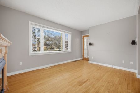 For Lease - 49 McCaul Street, Brampton, Ontario - Photo 2