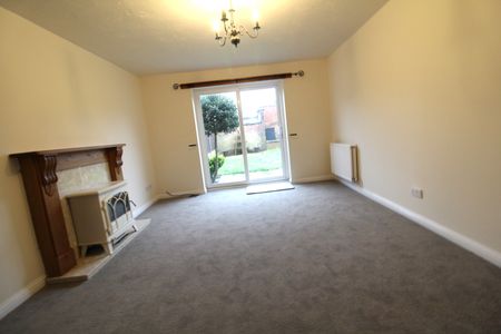 2 Holme Farm Court, Castle Gresley, Swadlincote, Derbyshire DE11 9JA - Photo 3