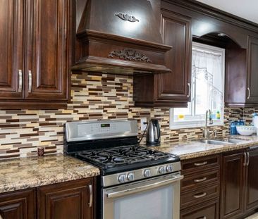 For Lease - 37 Banda Square, Toronto, Ontario - Photo 5