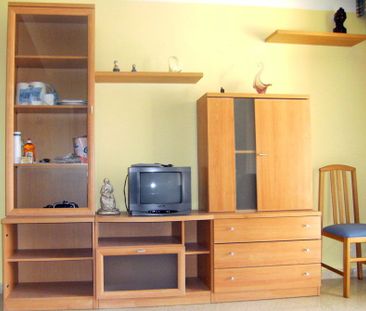 Middle Floor Apartment in Estepona - Photo 2