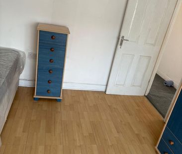 Room in a Shared House, Throgmorton Road, BS4 - Photo 3