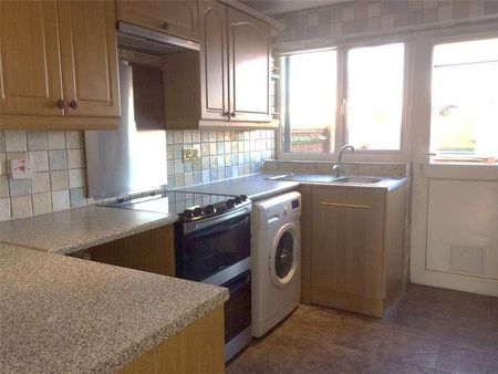 Kennet Close, Riverdene, Basingstoke, Hampshire, RG21 - Photo 5