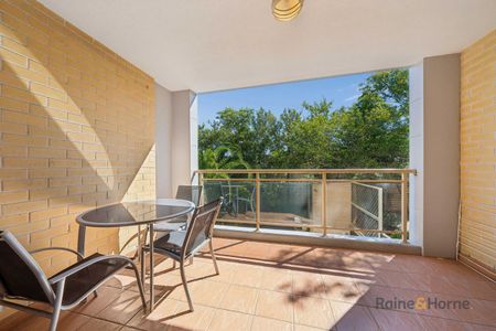 Spacious Fully Furnished 2-Bedroom Home in Prime Castle Hill Location - Photo 5