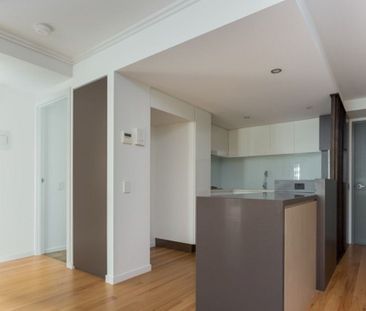 8 / 25 Vincent, Indooroopilly QLD 4068 - Photo 2