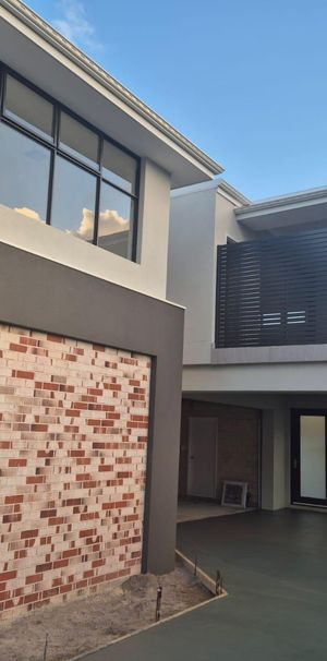 BRAND NEW MODERN FAMILY HOME IN RIVERVALE ! - Photo 1