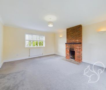 3 bedroom detached house to rent - Photo 2