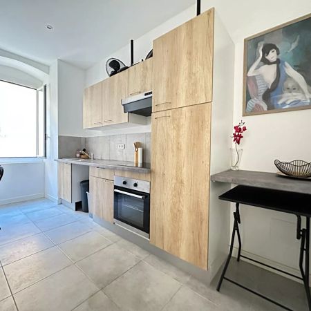 A louer - Appartement 2 pièces - Bastia Citadelle - Photo 3