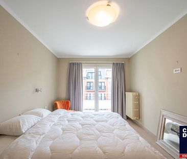 Te huur voor één jaar: Gemeubeld appartement met frontaal zeezicht - Foto 5