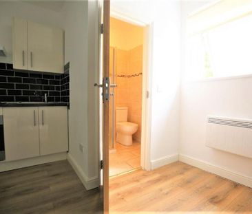 Studio to rent - Photo 6