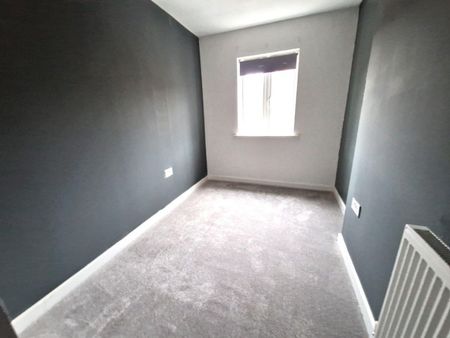 3 bedroom House To Let - Photo 2