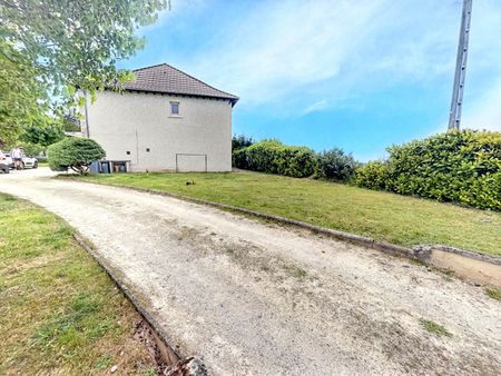House - Photo 3