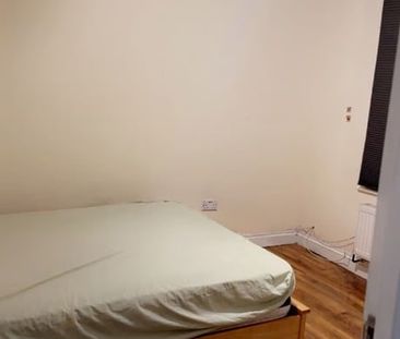 Room in a Shared Flat, Grange Road, IG1 - Photo 1