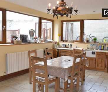 Room for rent in 5-bedroom apartment in Portmarnock, Dublin - Photo 2