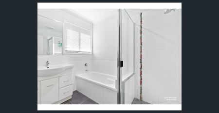 THE SPACIOUS FAMILY HOME YOU'VE BEEN WAITING FOR! - Photo 5