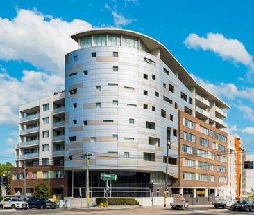 MODERN LOFT STYLE LIVING - Photo 6