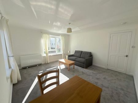 2 bedroom ground floor flat to rent - Photo 4