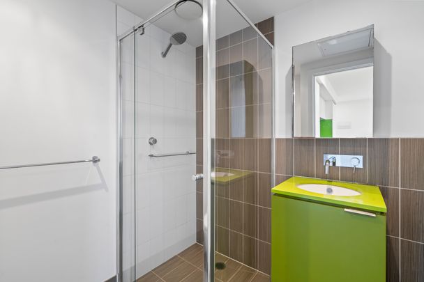 Light Filled Apartment In Tiara Complex - Photo 1