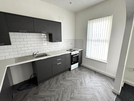 3 bedroom apartment to rent - Photo 2