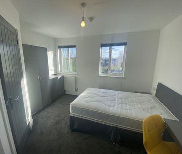 1 bedroom in a house share to rent - Photo 3