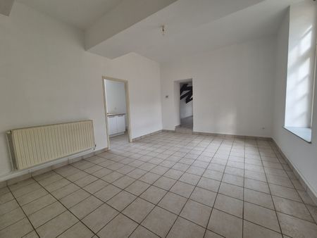 Location Appartement 4 pièces 94m² ST OMER 62500 - Photo 2