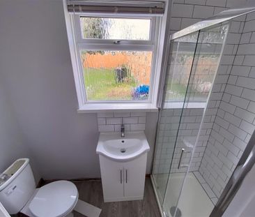 3 bedroom terraced house to rent - Photo 6