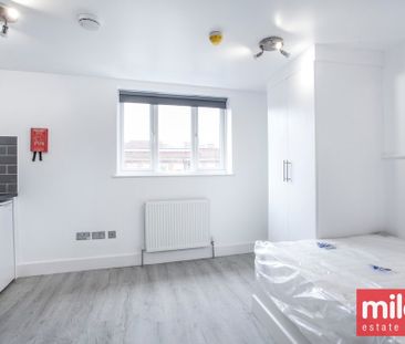 Sunnyside Terrace, London, NW9 - Photo 4