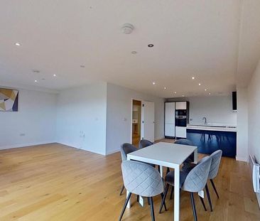 3 bedroom flat to rent - Photo 2