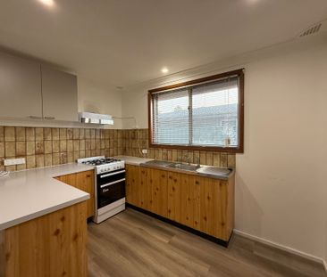 Three Bedroom Family Home!! - Photo 2