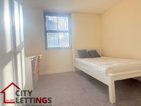 4 Bedroom Flat - Photo 4