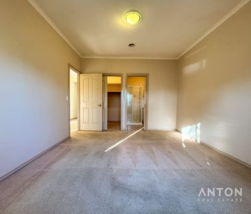 4 Bedroom Home in Prime Point Cook Location - Photo 6