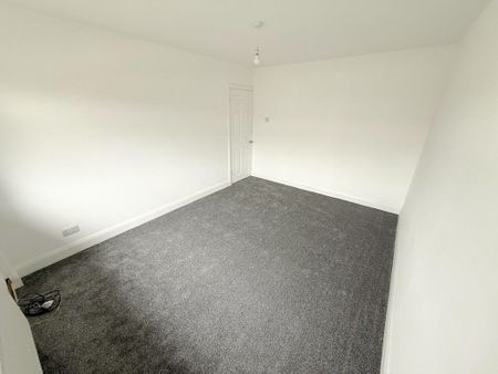 2 bedroom semi-detached bungalow to rent - Photo 5