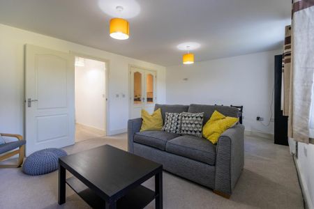 2 bedroom ground floor flat to rent - Photo 2