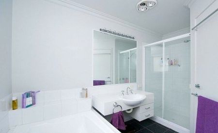 A Hop, Skip and a Jump to Everything!! - Photo 5