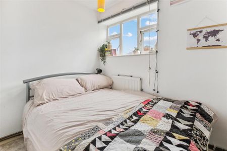 4 bedroom flat to rent - Photo 5