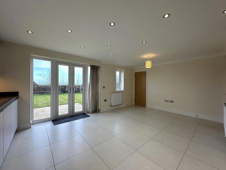 3 bedroom link detached house to rent - Photo 3