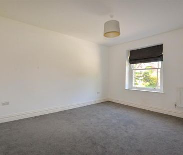 4 bedroom detached house to rent - Photo 5