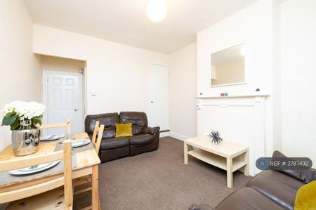 3 bedroom terraced house to rent - Photo 2