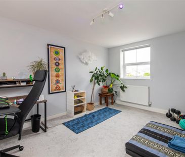 5 bed House - Detached To Let - Photo 6