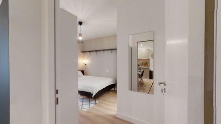 ANJOU RO Roommate 4 Bedrooms at Saint Nazaire - Photo 3