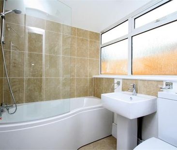 2 bedroom maisonette to rent - Photo 3