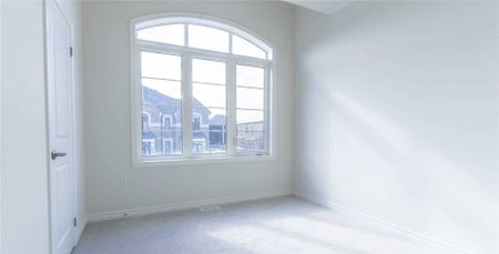 For Lease - 19 O'reilly Street, Whitby, Ontario - Photo 4